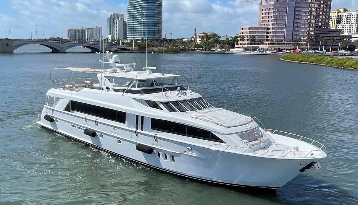 Danielle yacht, Hatteras