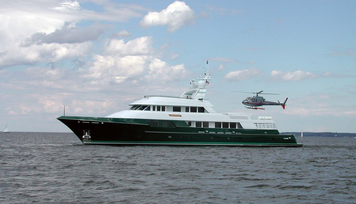 Steadfast yacht, Delta Marine