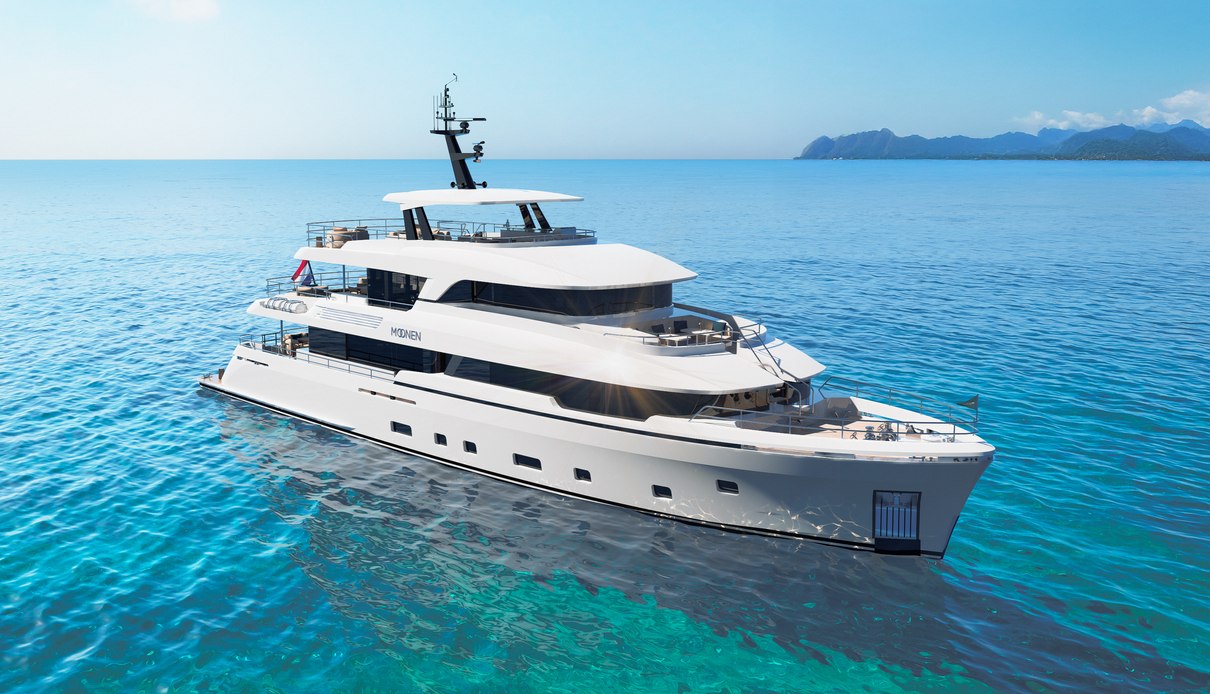 Martinique 09 yacht, Moonen