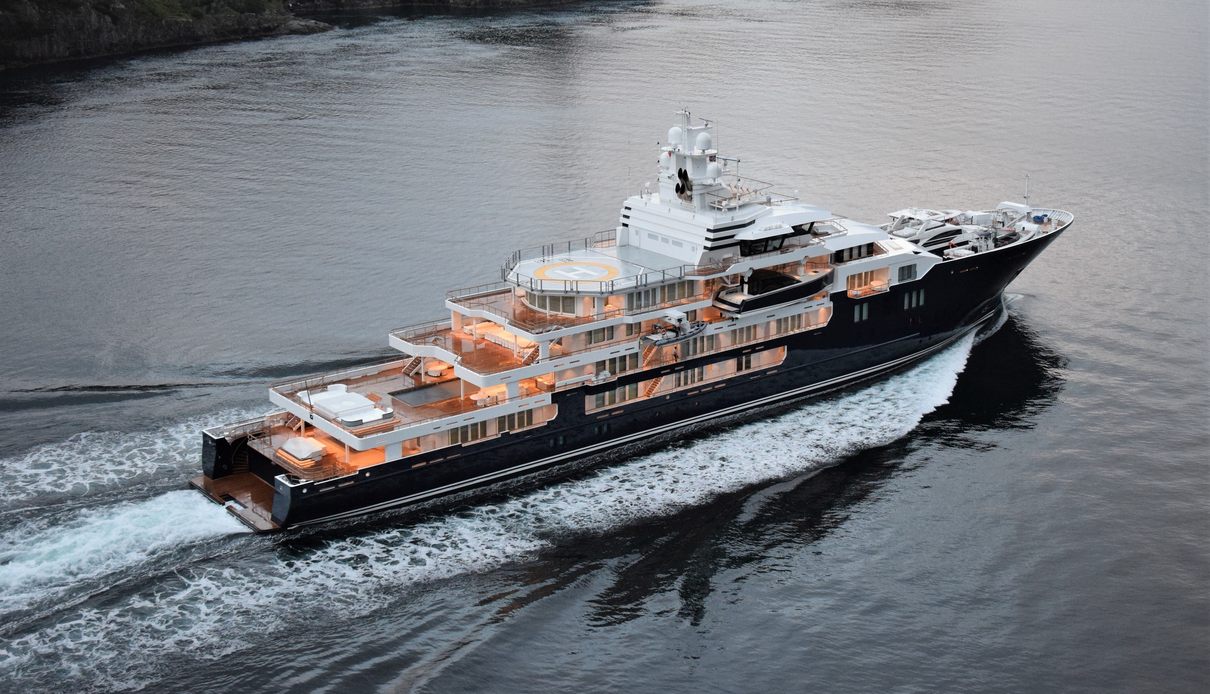 Multiverse yacht, Green Yard Kleven