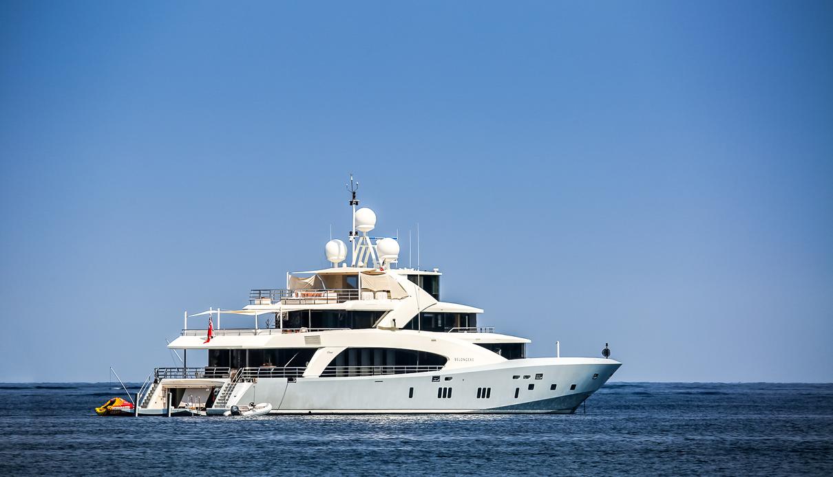 Rebels yacht, Couach