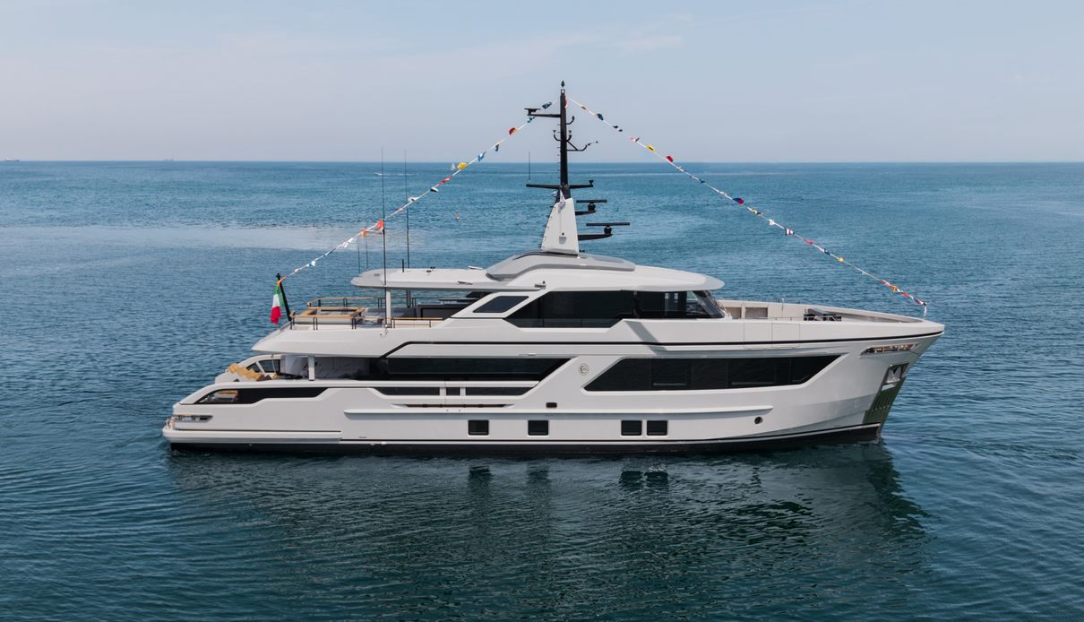 Mon Coeur yacht, Cantiere delle Marche