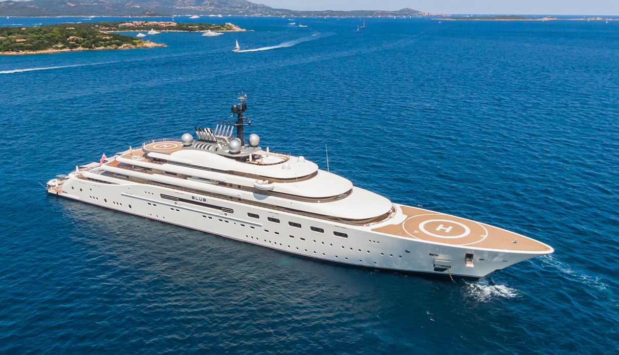 Blue yacht, Lurssen