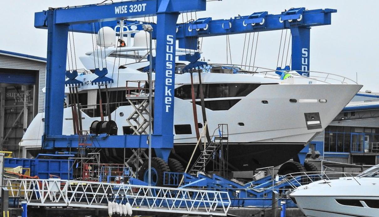 King Power yacht, Sunseeker