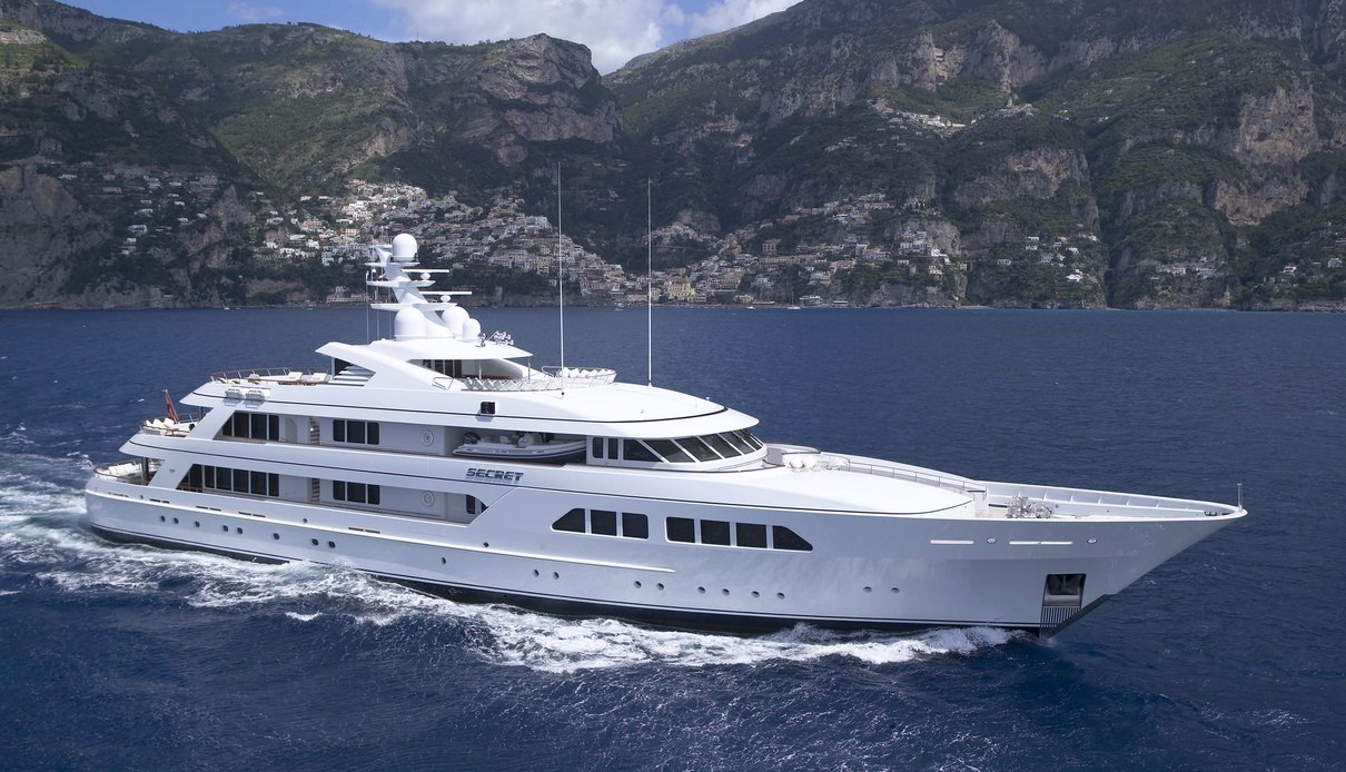 Majestic yacht, Feadship