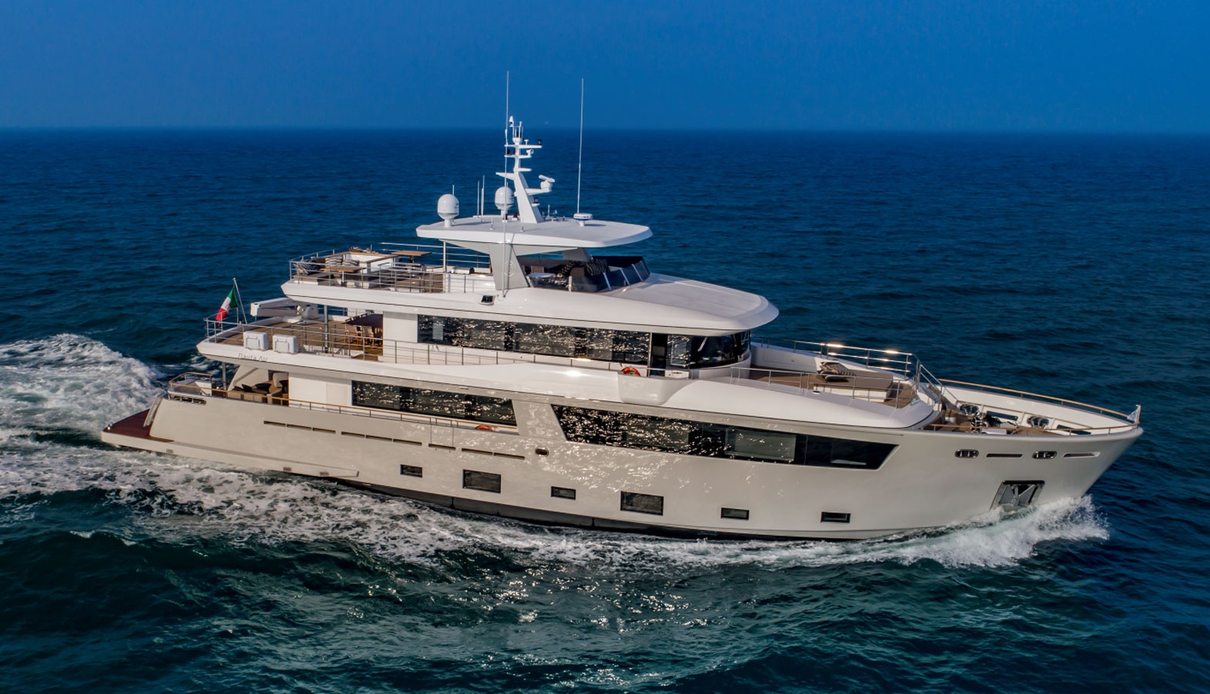 Sabai yacht, Cantiere delle Marche