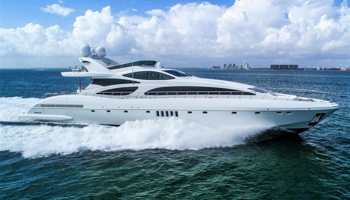 Harmonic Waves yacht, Mangusta