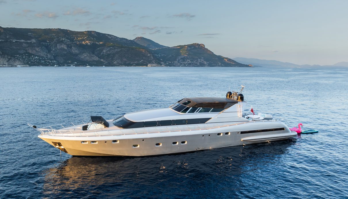 Lauren V yacht, Mangusta