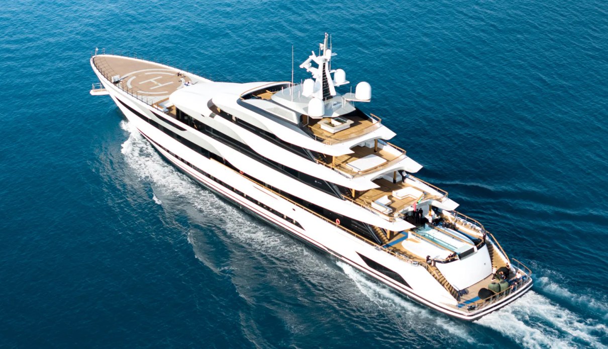 Platinum yacht, Admiral Yachts