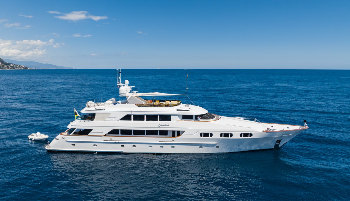 Grandeur yacht, Trinity Yachts