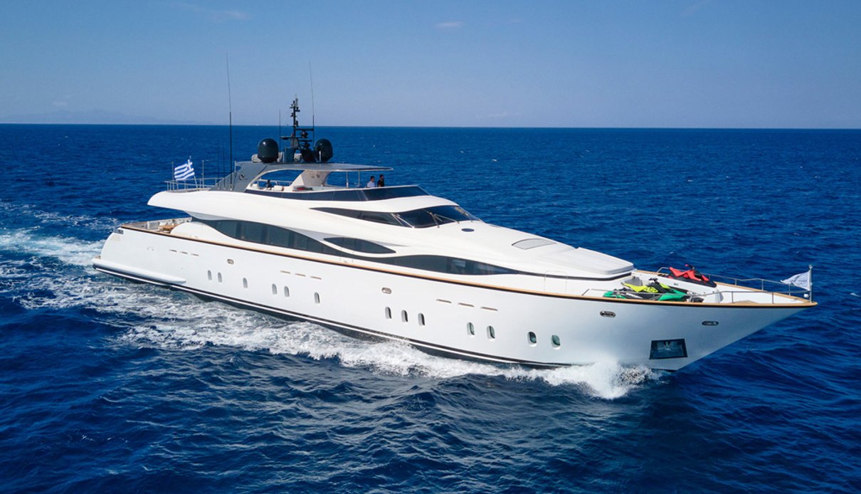 White Knight yacht, Maiora