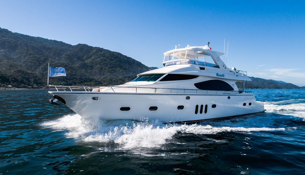 Full House yacht, Mystica Yachts