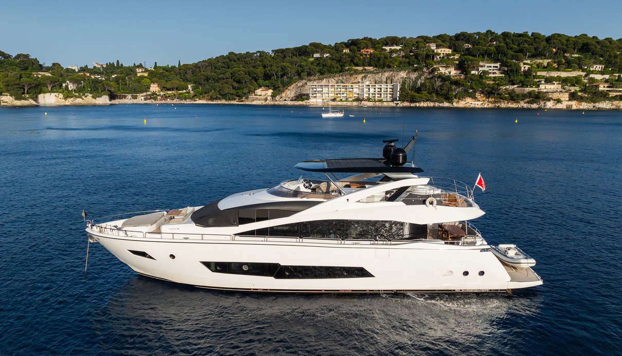 Insomnia yacht, Sunseeker