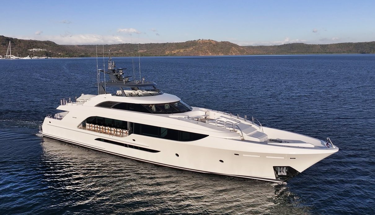Westport 135/01 yacht, Westport Yachts