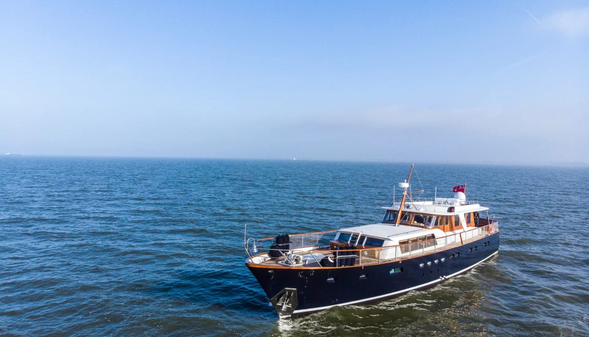 Caravelle yacht, Feadship