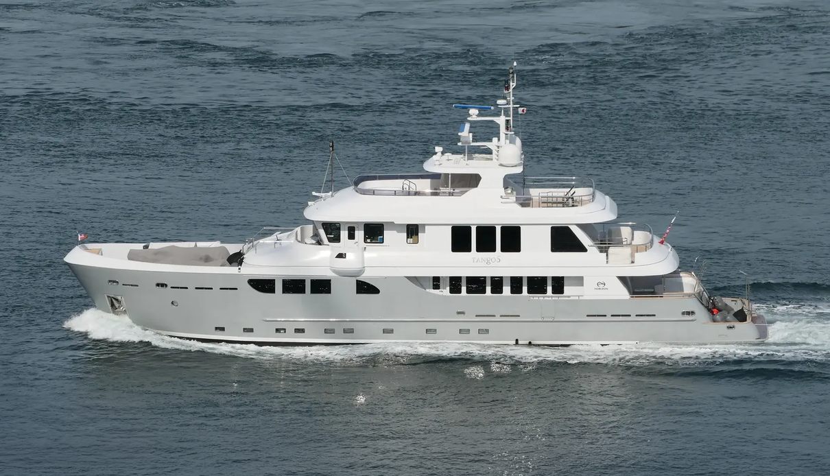 Tango 5 yacht, Horizon
