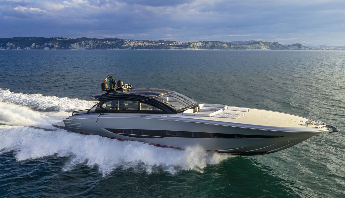 Aldabra yacht, ISA Yachts