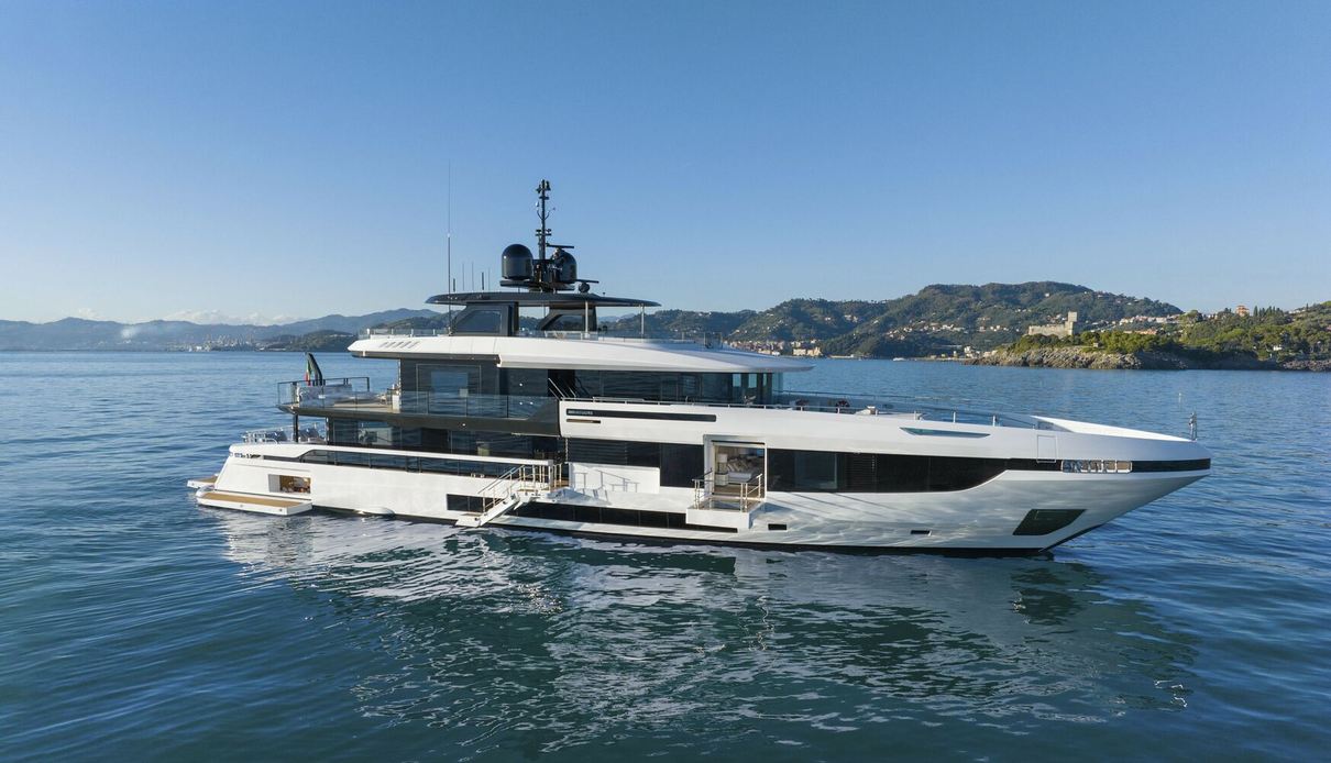 Dorsia yacht, Mangusta