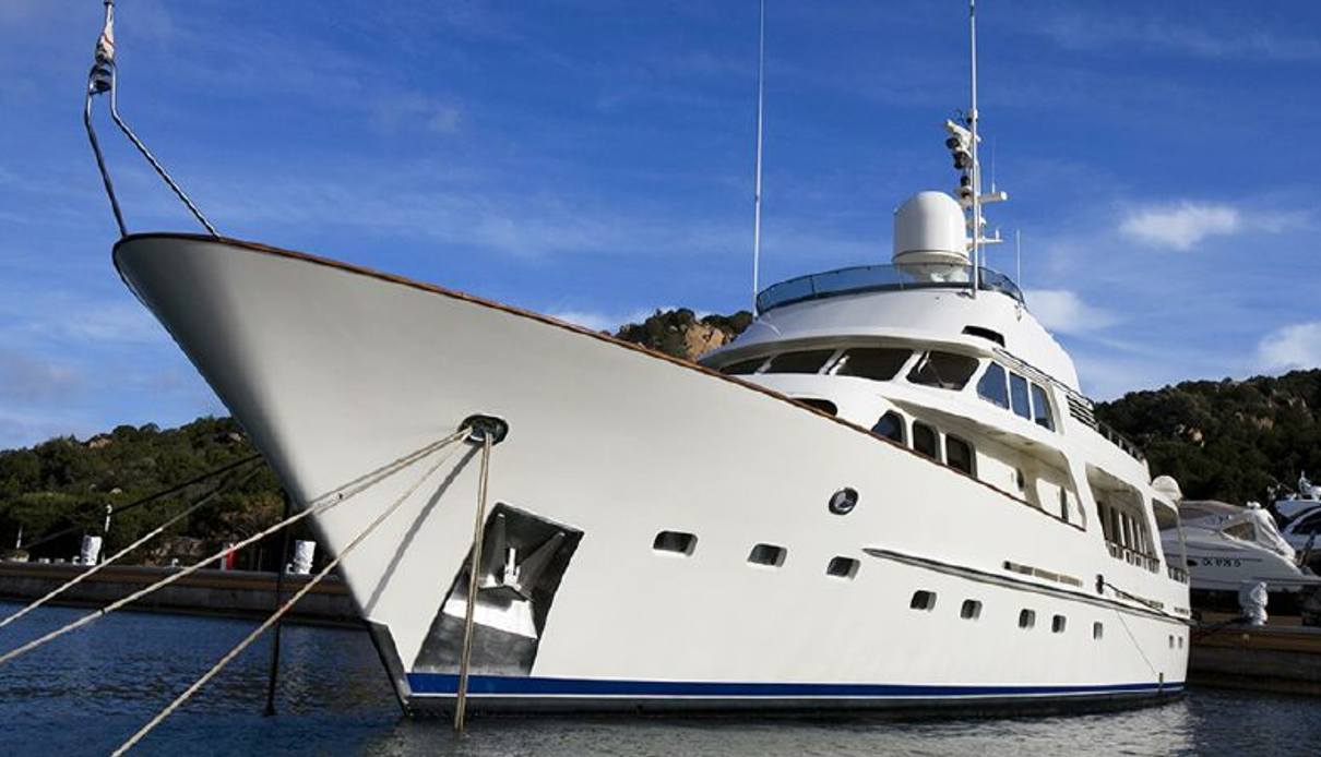 Lady Dina yacht, Moonen