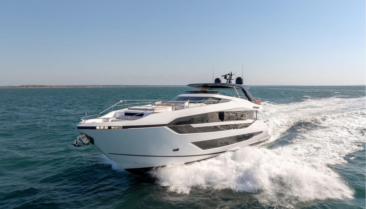 Black Mamba yacht, Sunseeker