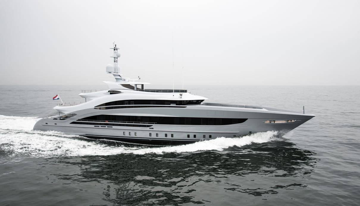 Omaha yacht, Heesen