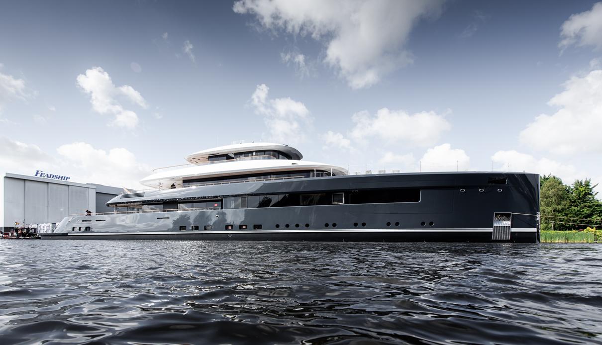 B yacht, Feadship