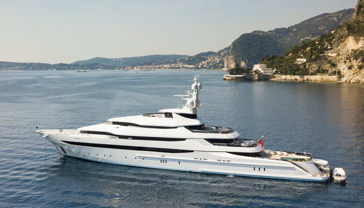 Amore Vero yacht, Oceanco