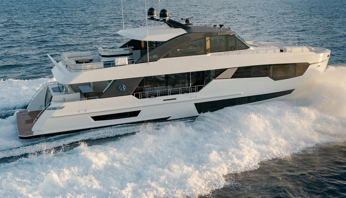 TLC yacht, Ocean Alexander