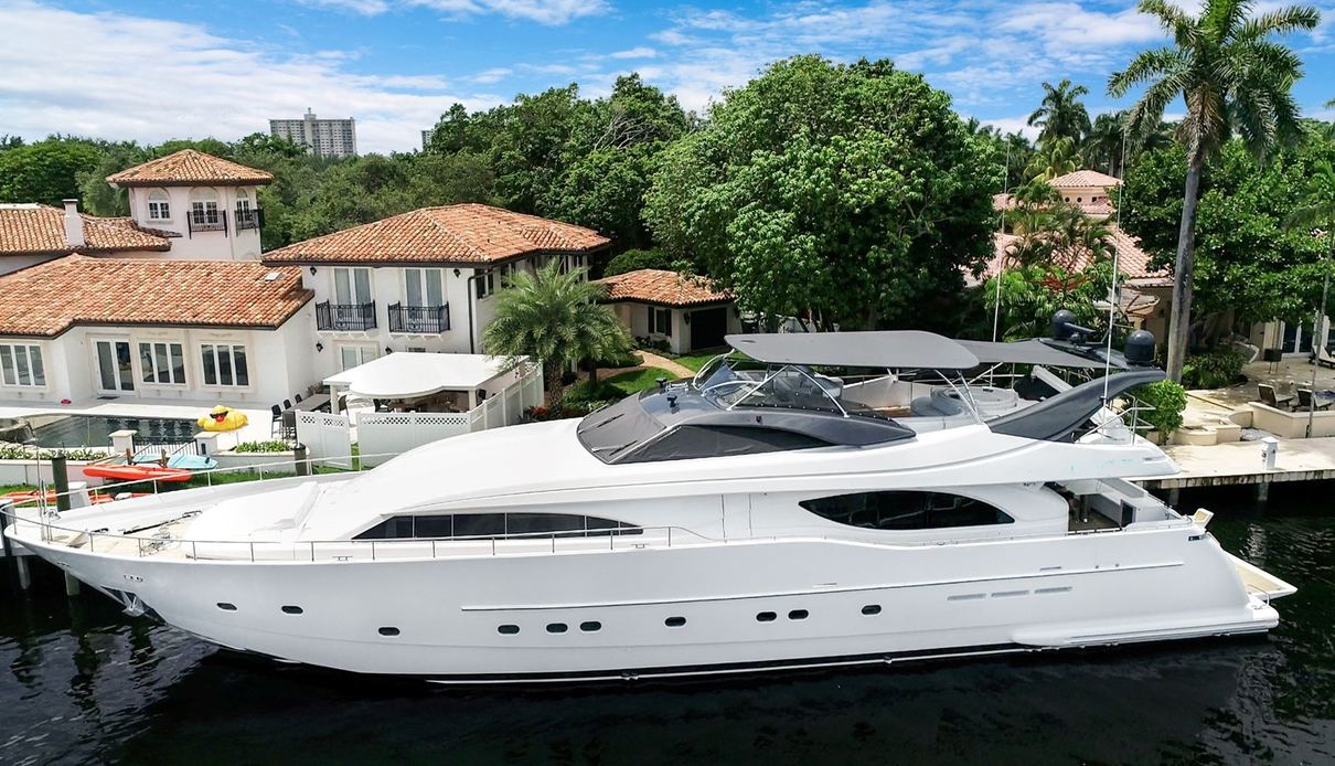 Sinpatico yacht, Custom Line