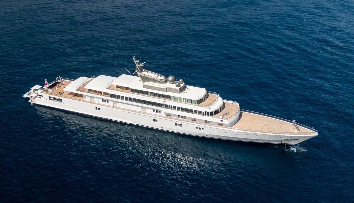 Rising Sun yacht, Lurssen