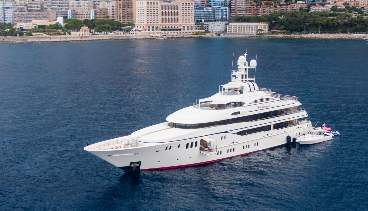 Lady Kathryn V yacht, Lurssen