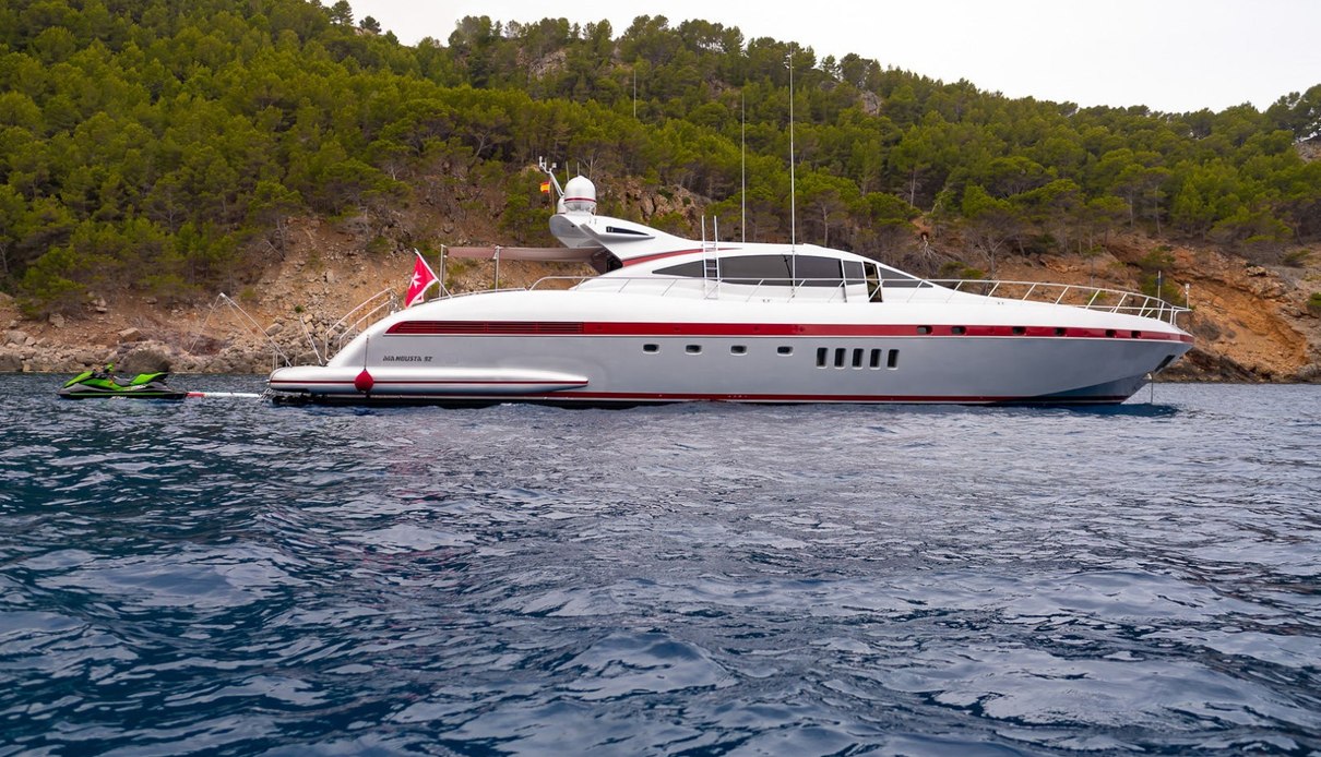 La Digue yacht, Mangusta