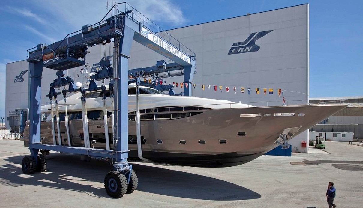 Eagle Wings III yacht, Custom Line