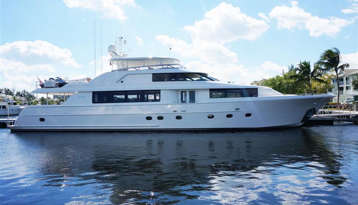 TT Amore yacht, Westport Yachts