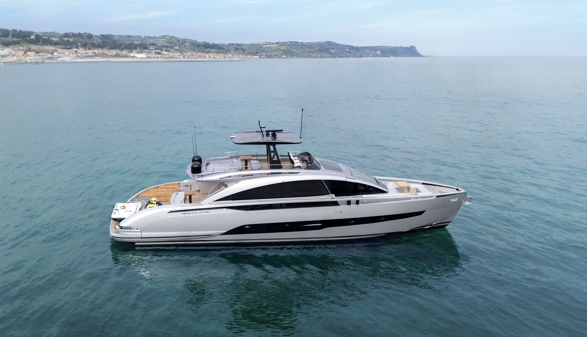 Pershing GTX80/01 yacht, Pershing