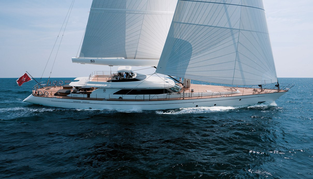 Fivea yacht, Perini Navi