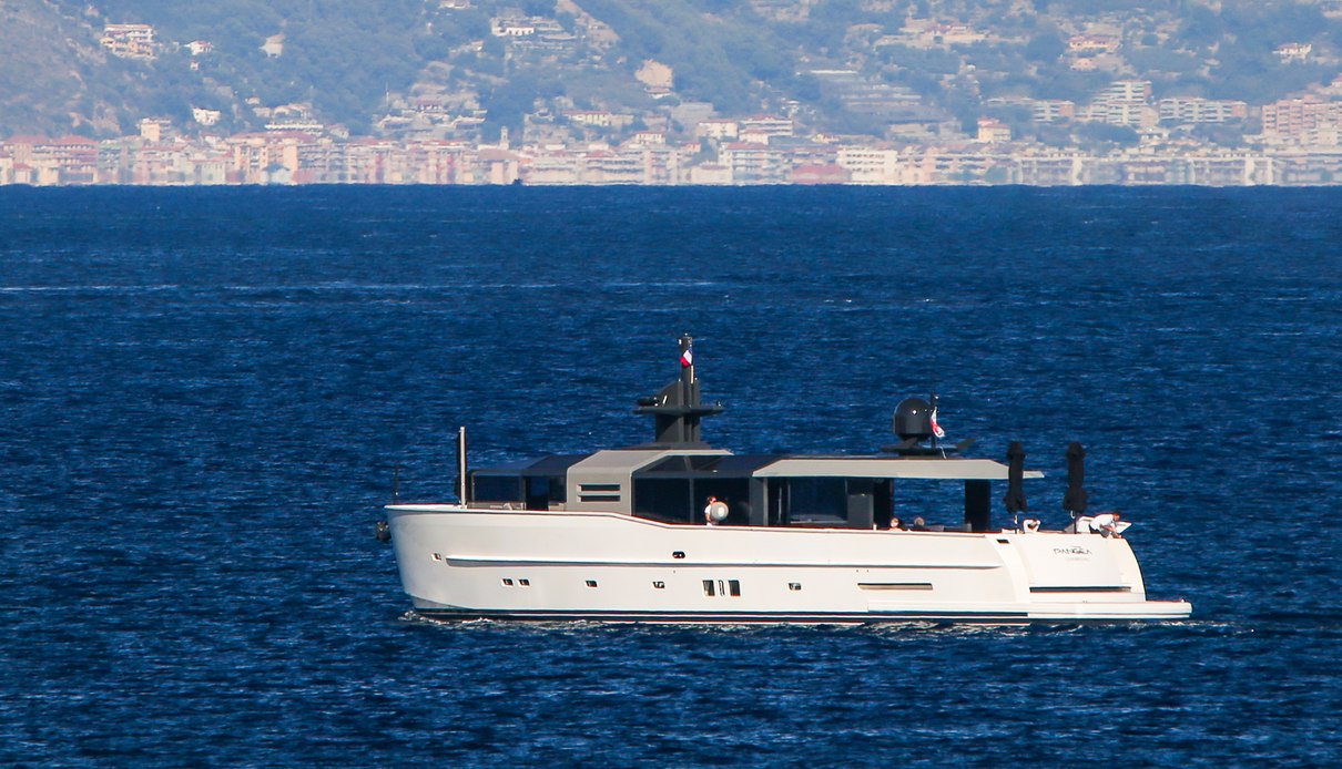 Pangea yacht, Arcadia