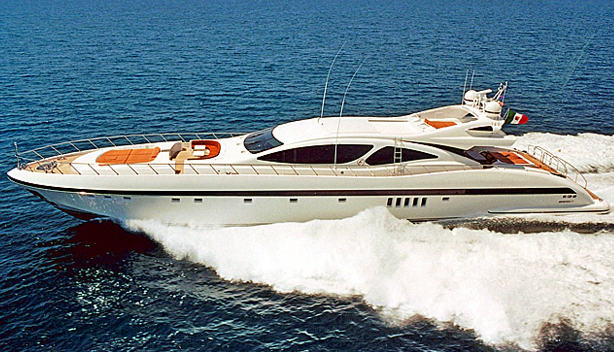 Luce yacht, Mangusta