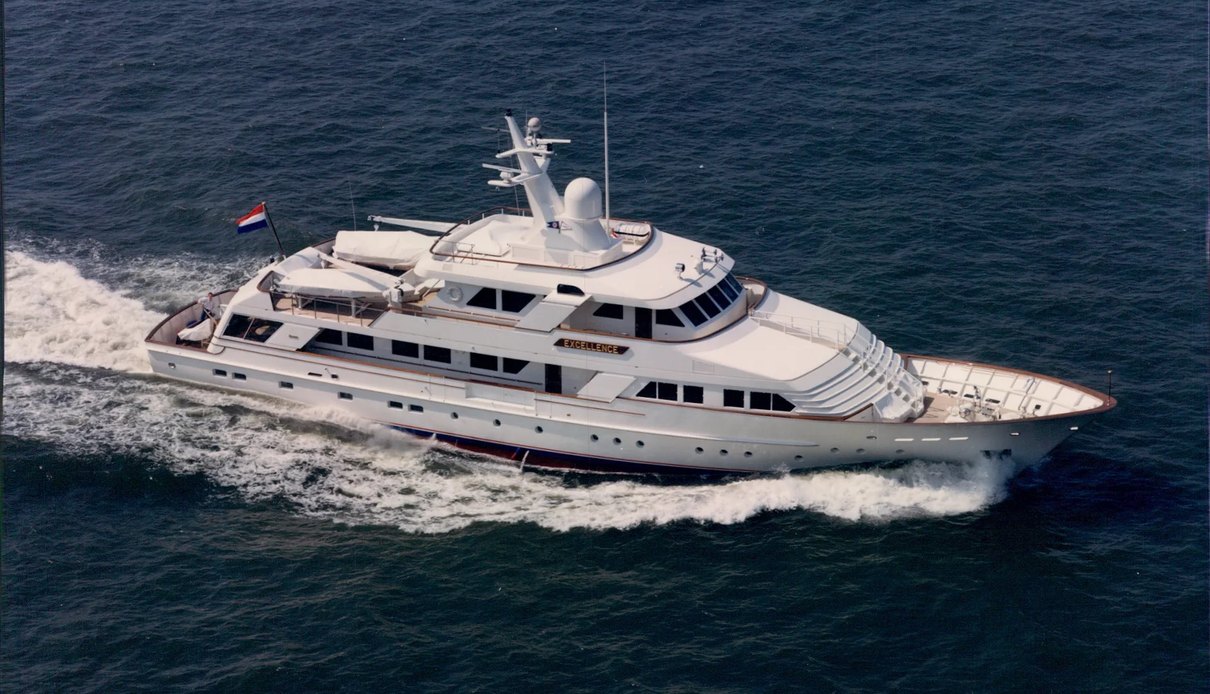 Alaia yacht, Feadship