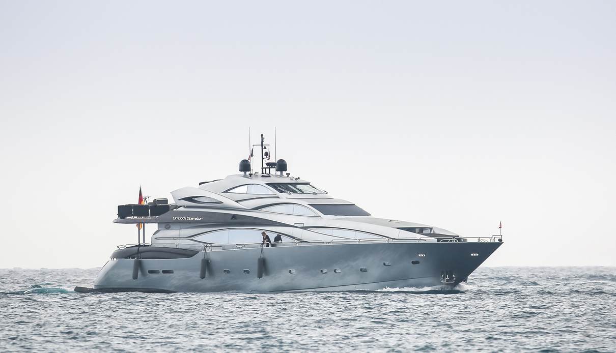 Smooth Operator yacht, Sunseeker