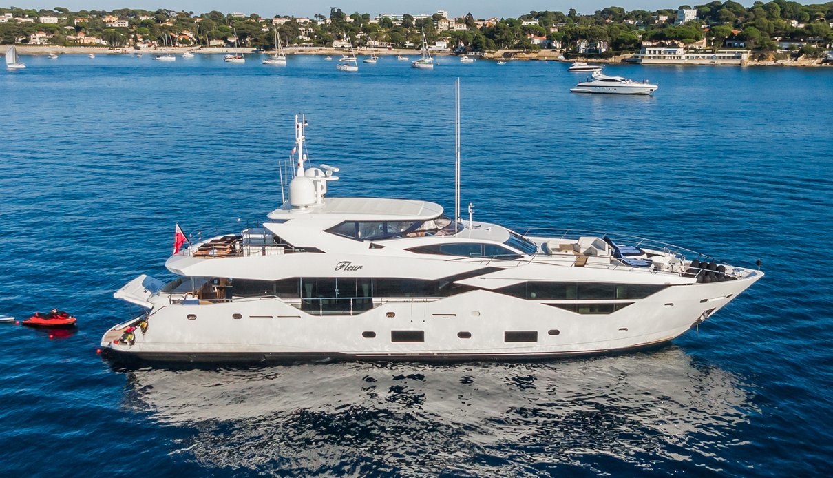 Fleur yacht, Sunseeker
