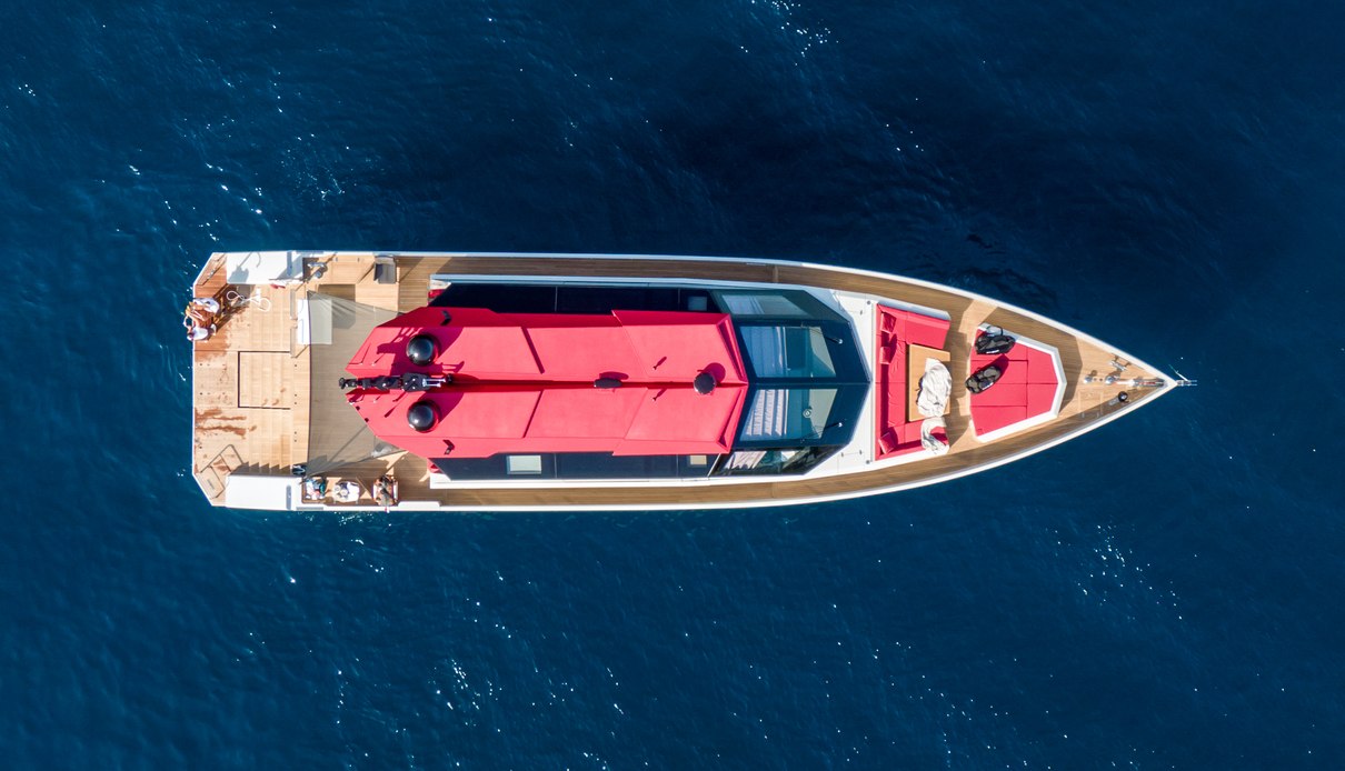 Al Thakhira yacht, AB Yachts