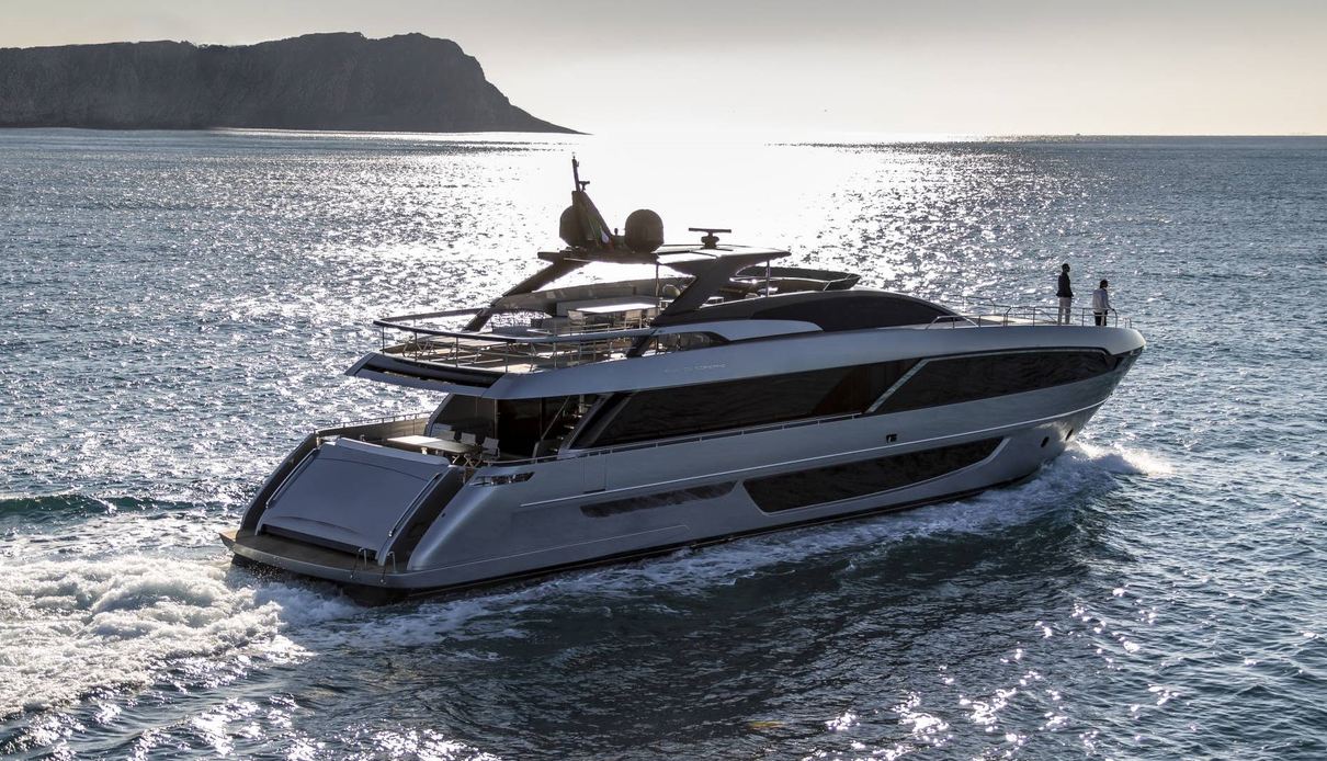 Grace 13 yacht, Riva