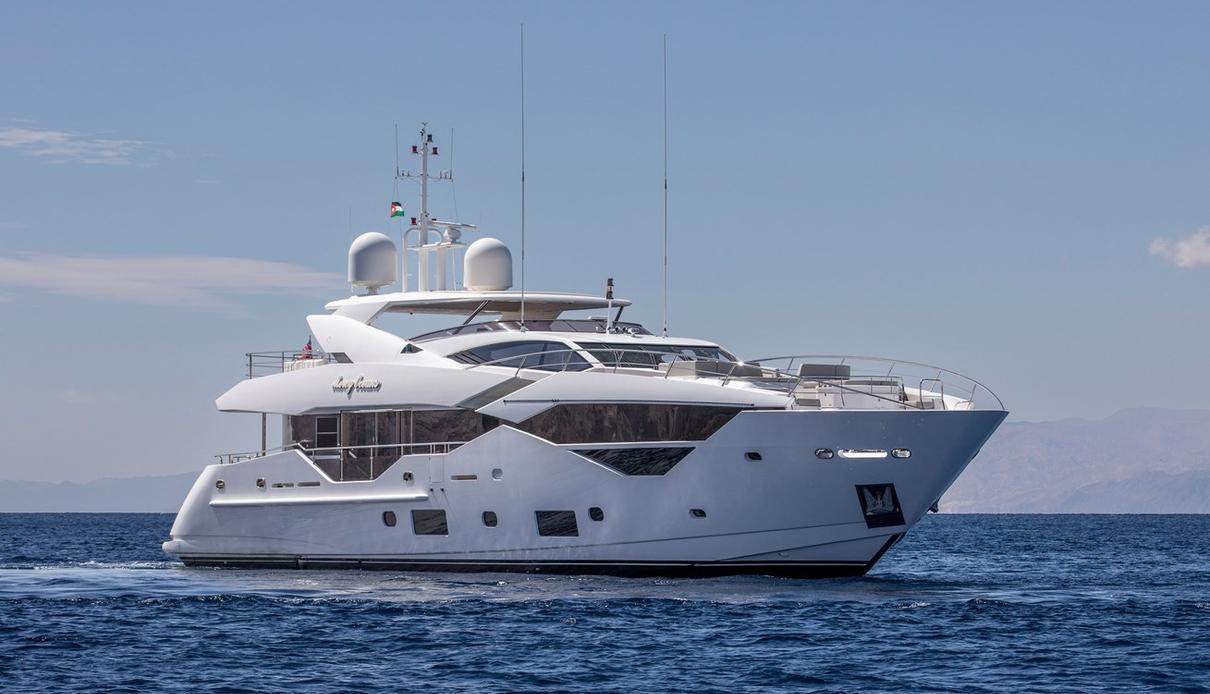 Pearl Oceans yacht, Sunseeker