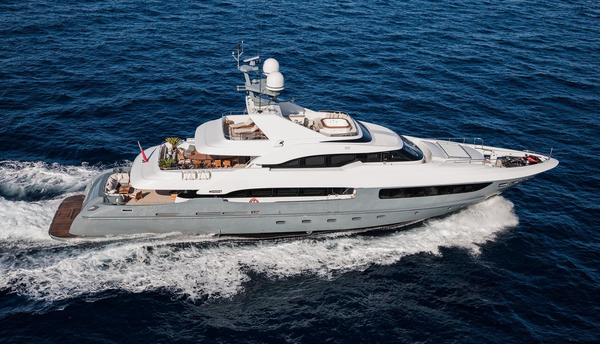 Legenda yacht, Mondo Marine