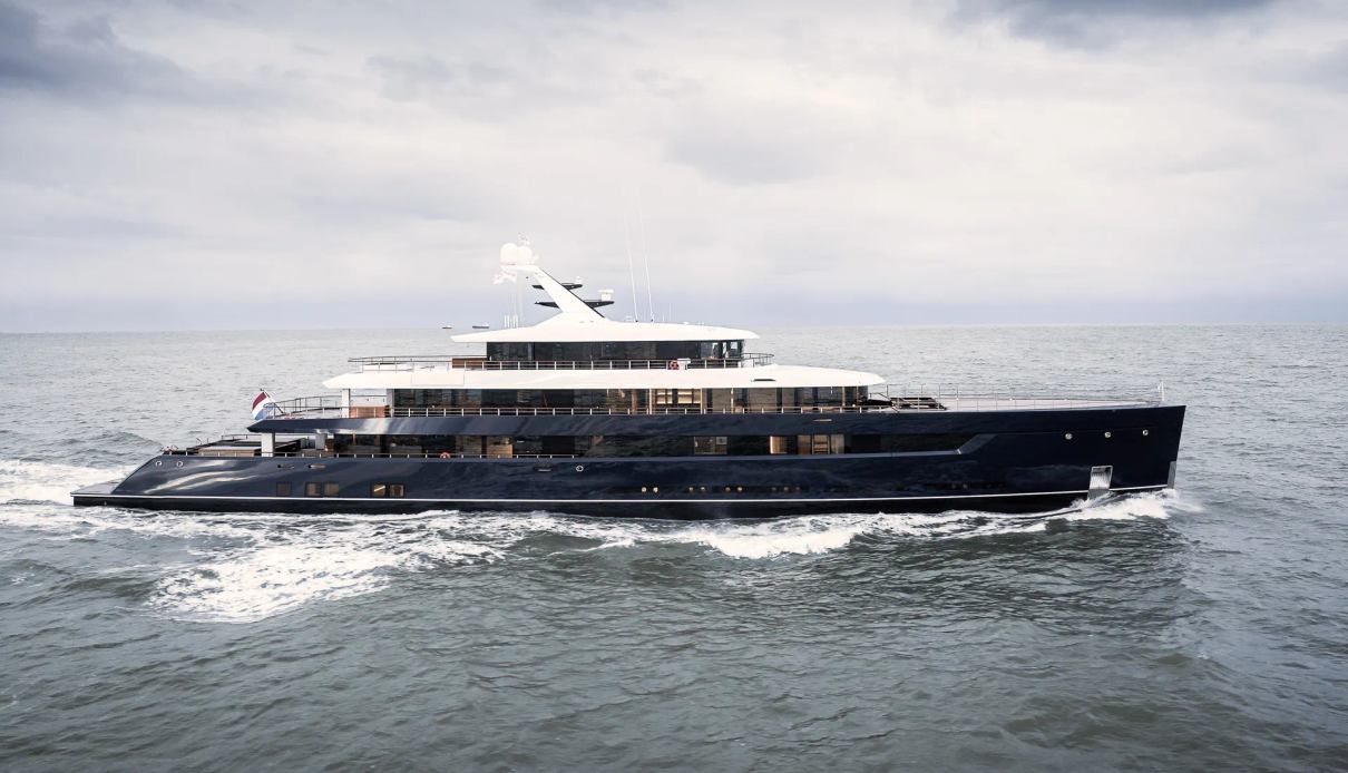 Les Cinq yacht, Feadship