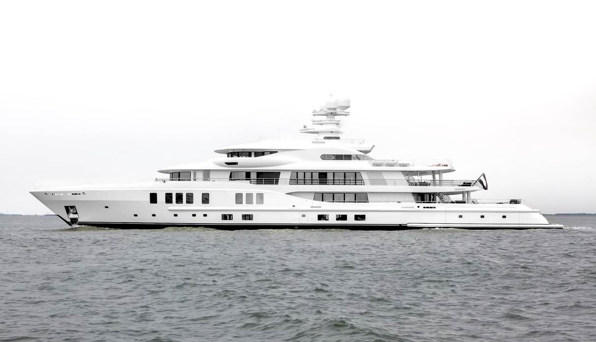 Casino Royale yacht, Amels