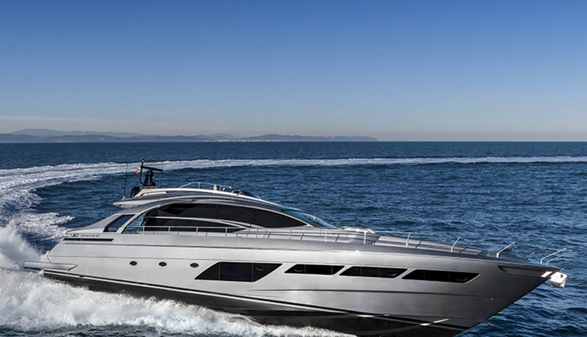 Loyh yacht, Pershing
