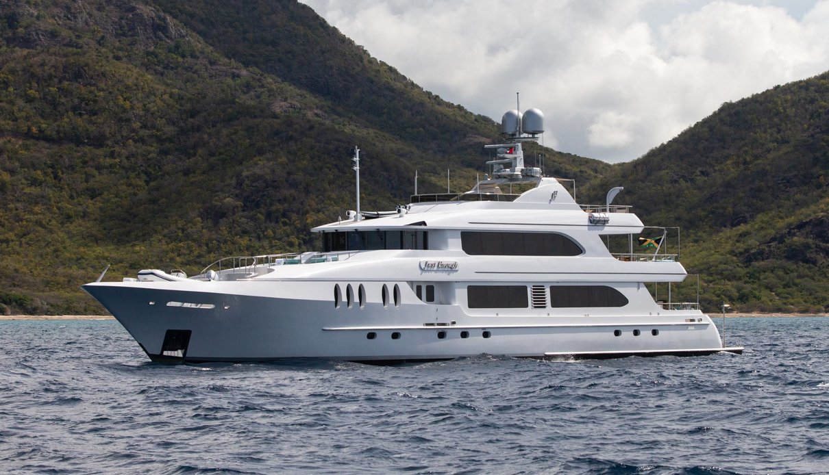 Just Enough yacht, Ares Marine