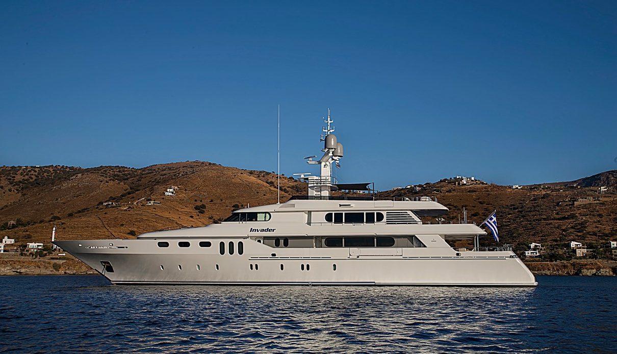 Invader yacht, Codecasa